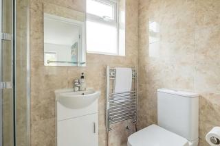 Large Central City House Near River - Sleeps 11 - 4