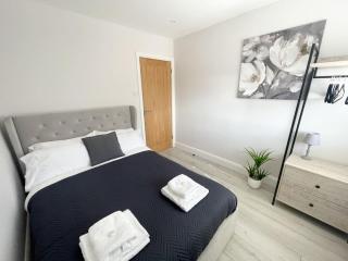 Stylish City Apartment - Very Central by Station - 8