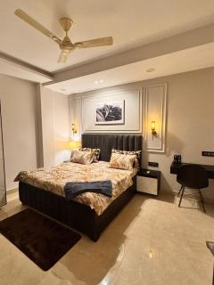 Luxury 1BHK Near Cyber City - 3