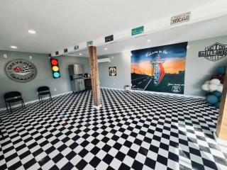 Skyliner Motel - 6