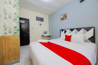 RedDoorz near Museum Bank Indonesia Jakarta - 0