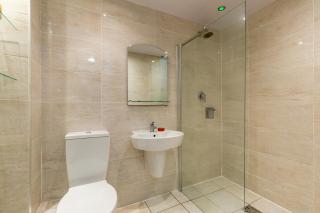 Light and Spacious 2 Bedroom Flat in Heart of Edinburgh - 6