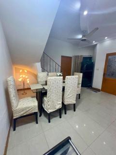 Room Apartment for couples Family lahore - 4