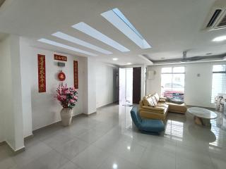 Jia Residence Foodie Haven Large House 12 pax 沙登温暖的家 - 9