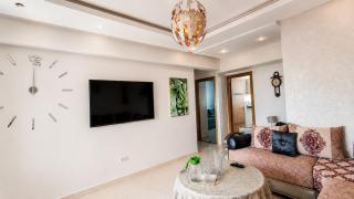 Premium Apartment with Pool View & Private Garden - 6