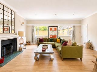 Spacious Country Cottage Sleeps 7, Air Con, Fire Pit & Dog Friendly close to Bath - 3