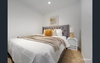 Top CBD Skyline Luxury Apartments 2 Beds or 3 Beds, 2 Baths, Free Parking - 3