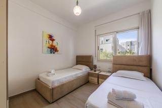 Sandy Beach Apartment 2BR with Patio by PikHost - 2
