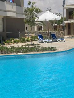 Luxury 1BR in Palm Hills Lagoon View - 7