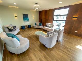 Equipetrol Suite Pool & Views - 8