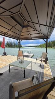 Silver Fox Lakehouse - Private Hot Tub & Fire Pit - 0