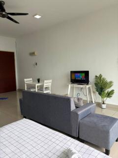 Mount Austin Palazio B2 Minimalist Living 1-2Pax - 1