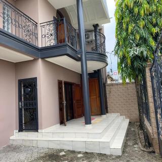 Cosy Urban Retreat Douala - 2
