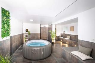 Belmonte Whirlpool-Sauna-Billard-Kicker-Kino - 7