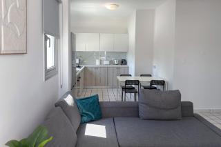 Harmony Beach Modern 2BR Retreat - 4