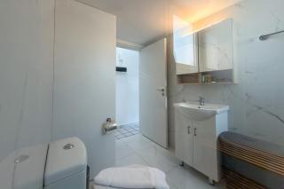 Harmony Beach Modern 2BR Retreat - 1