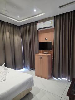 Hotel Nandanwan Resto and Bar - 4