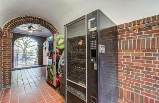 Cute Downtown Stay near Toyota Center & Midtown - 3