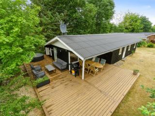 Holiday Home Adam - from the sea by Interhome - 0