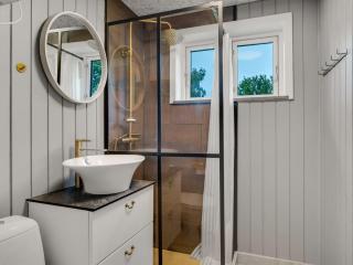 Holiday Home Elisa - 600m from the sea by Interhome - 5