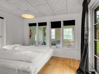 Holiday Home Elisa - 600m from the sea by Interhome - 4