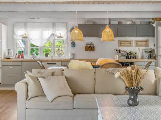 Holiday Home Gunnulf - 750m from the sea by Interhome - 3