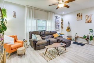 Boho Home w/ Deck & Yard in Republic, Pets Welcome - 6