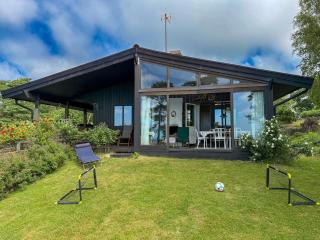 House with Sea View, Garden & Beautiful Nature - 9