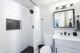 Modern Home Near Strip! Sleeps 8! - 6