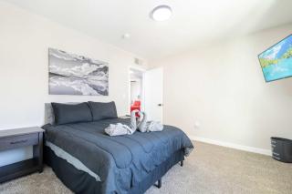 Modern Home Near Strip! Sleeps 8! - 3