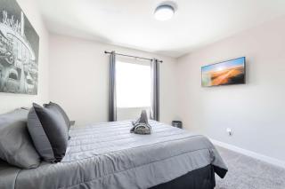 Modern Home Near Strip! Sleeps 8! - 1