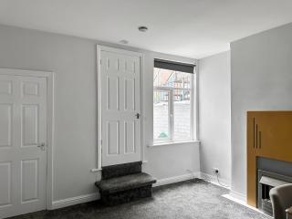 3-Bed, Secure Parking, Wi-Fi, Great Motorway Links - 3