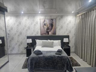 Lavish Place of Comfort - 3