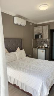 The Cozy Room in Cimbebasia - 8