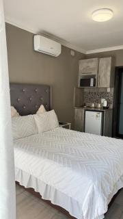 The Cozy Room in Cimbebasia - 4