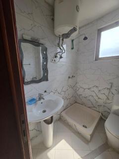 Lucy Sabrin Furnished Apartments - 7