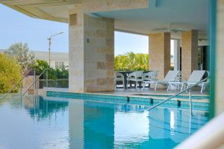 2 BR Oceanview Condo Coral Shell 3e - 0