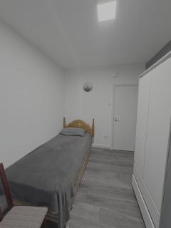 Modern 2-Bed Flat Close to Derby City Centre - 1