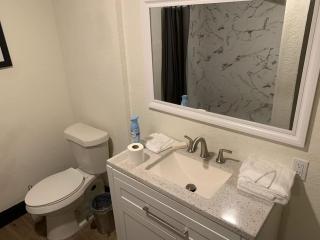2Bed 2Bath Lake Front Jewel - 1