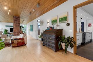 4BR Modern Family Home Hot Tub, Garden and Parking - 7