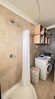 2 bedroom GRANNY FLAT PET-friendly Car WATER Views - 2
