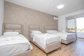 Amber Lux Apartments - 8