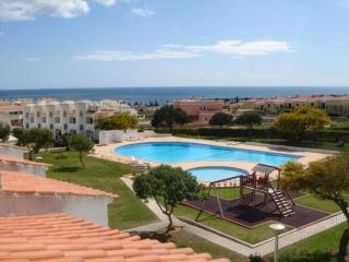 Renovated Algarve Apartments with Pool - 9