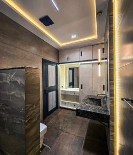 The White Suites - 5