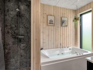 Holiday Home Artur - 800m from the sea by Interhome - 5