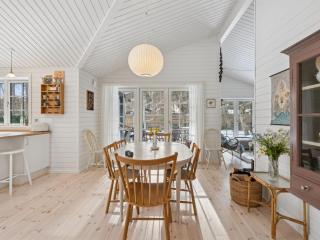 Holiday Home Hoat - 250m from the sea by Interhome - 9