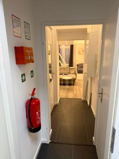 Modern Flat in Vibrant Richardkiez - 3