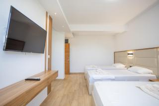 Amber Lux Apartments - 9