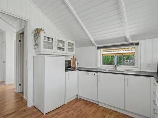 Holiday Home Troen - 400m from the sea by Interhome - 5