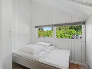 Holiday Home Troen - 400m from the sea by Interhome - 1